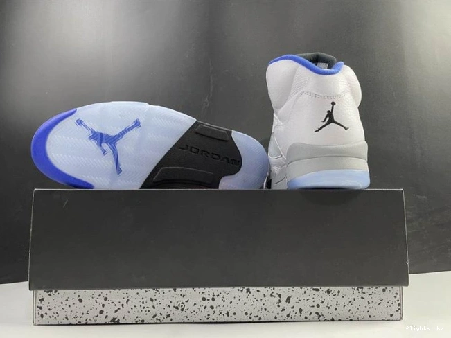 Retro Air Stealth (2021) 5 White Jordan DD0587-140 0722